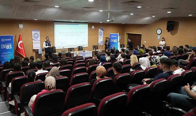Karabük emniyeti üniversite öğrencilerini dijital tehlikelere karşı bilinçlendirdi