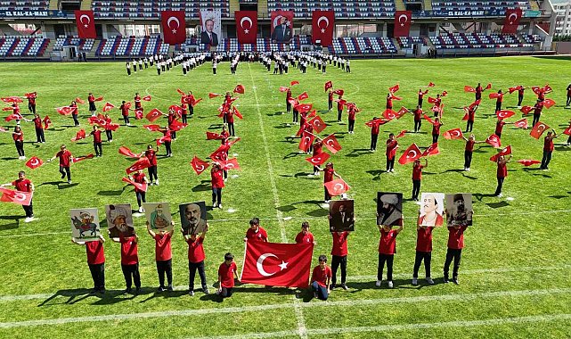 Karabük'te 23 Nisan coşkusu: Öğrencilerin gösterileri büyük beğeni topladı