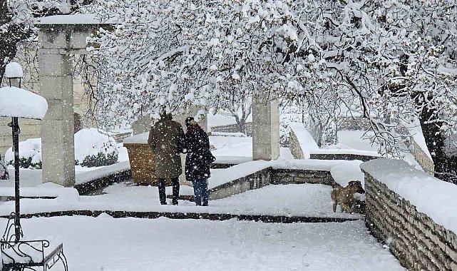 Karabük'te kar yağışı hafta sonunda etkisini artırdı