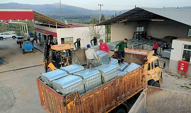 Karacasu Belediyesi'ne 100 çöp konteyneri desteği