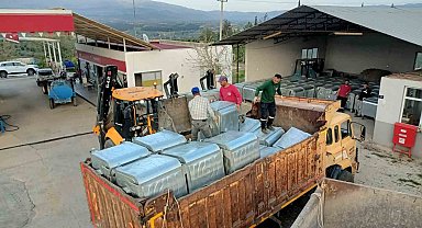 Karacasu Belediyesi'ne 100 çöp konteyneri desteği