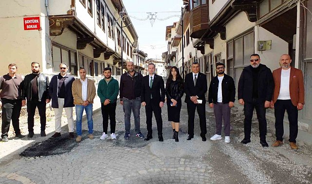 Karademir: "Yeşilyurt'un kalbi olan bu bölge 25 aydır çözümsüzlüğe terk edildi"