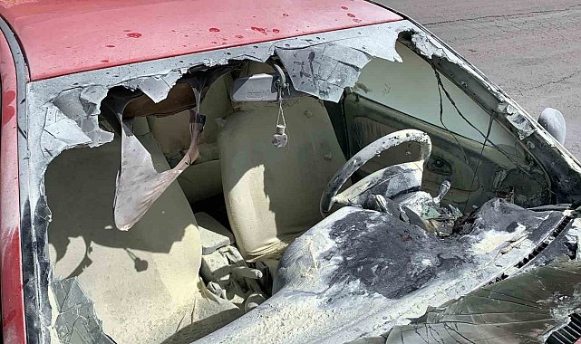 Karaman'da park halindeki otomobil yandı