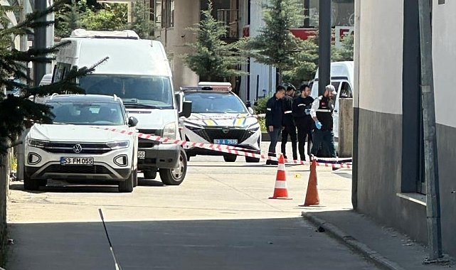 Kardeşini hastane önünde silahla yaraladı