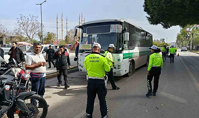 Karnavala giderken otobüsle çarpıştı: 1 ölü, 1 yaralı