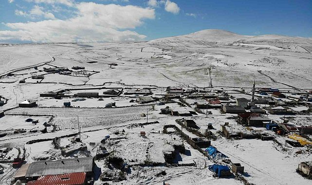 Kars'ta beyaza bürünen köyler ve tarım arazileri havadan görüntülendi