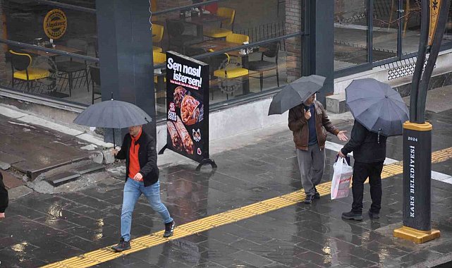 Kars'ta Nisan yağmurları etkili oluyor
