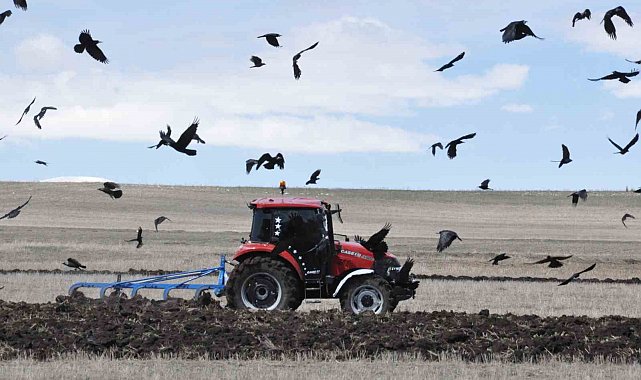 Kars'ta tohumlar toprakla buluşuyor