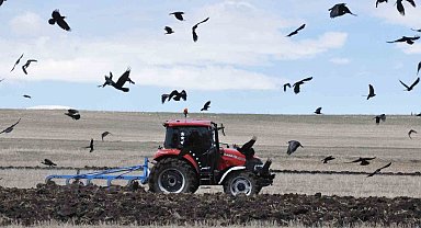 Kars'ta tohumlar toprakla buluşuyor