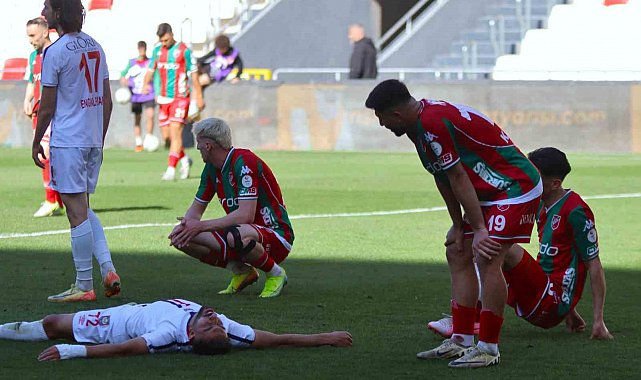 Karşıyaka'ya 10 futbolcudan ihtar