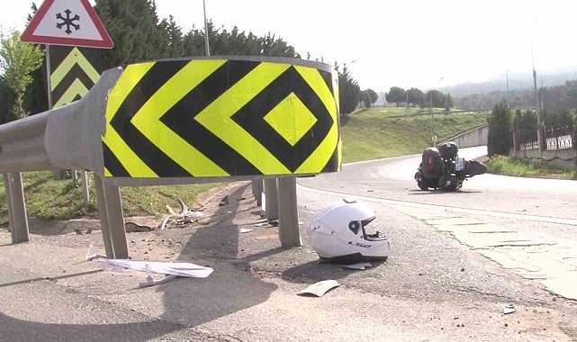 Kartal'da emniyet şeridine yanaşan otomobil ile motosiklet çarpıştı:1 ağır yaralı