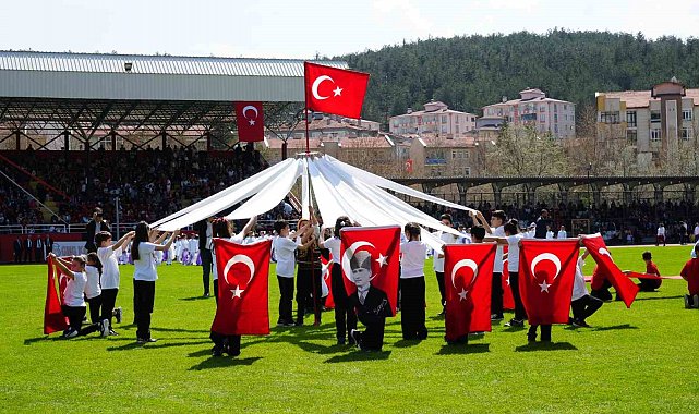 Kastamonu'da Gazi Stadı'nda 23 Nisan coşkusu