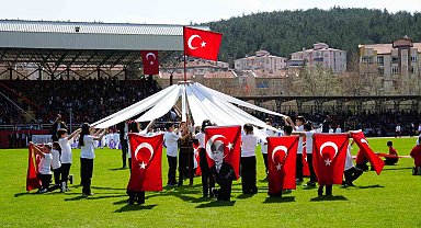 Kastamonu'da Gazi Stadı'nda 23 Nisan coşkusu