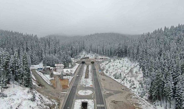 Kastamonu'da Nisan karı Ilgaz Dağı'nı beyaza bürüdü