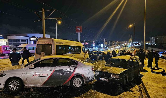 Kayseri'de 11 araçlı zincirleme kaza: 2 yaralı
