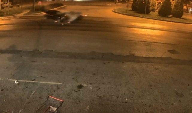 Kaza anı kamerada: 2 yaralı