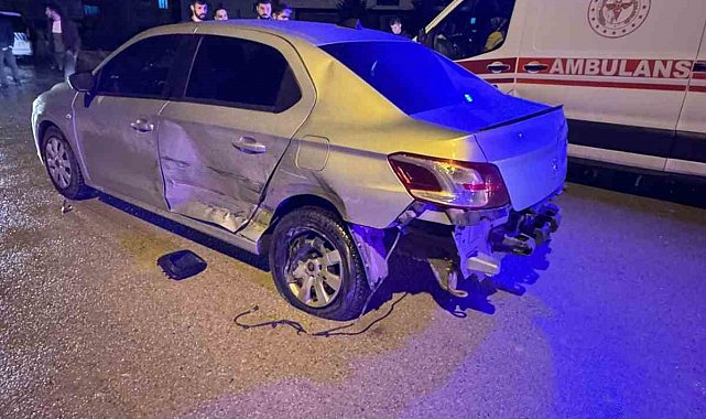 Kaza yapan otomobil savrularak yayaya çarptı: 1 yaralı