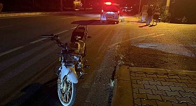 Kaza yaptı, motosikleti bırakıp kaçtı