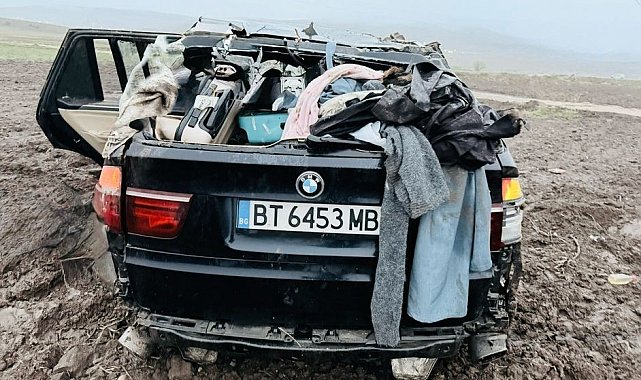 Kazada yaralanan çocuğun şoka girdiği anlar kameraya yansıdı