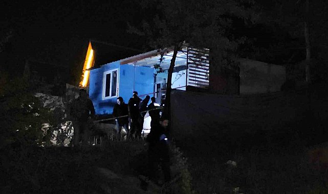 Kazara ateşlendiği öne sürülen tabancayla başından vurularak hayatını kaybetti