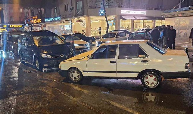 Kazaya karıştı, aracını bırakıp kaçtı