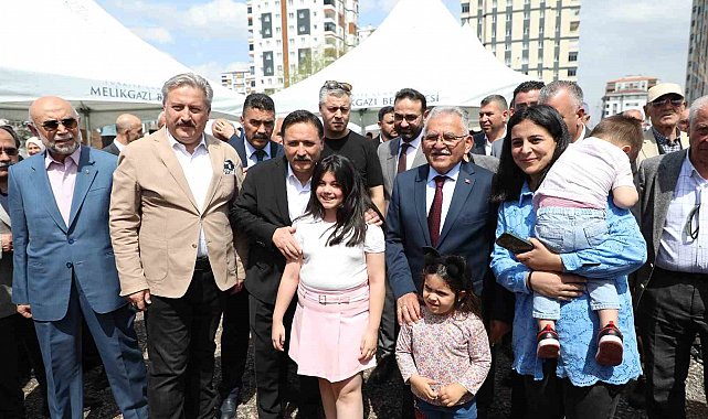 Kazım Karabekir'de 2. Etap Kentsel Dönüşüm Konutları'nın temeli atıldı