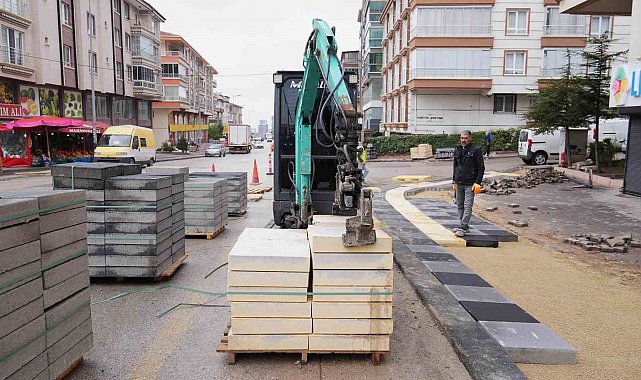 Keçiören'de kaldırımlar yenileniyor