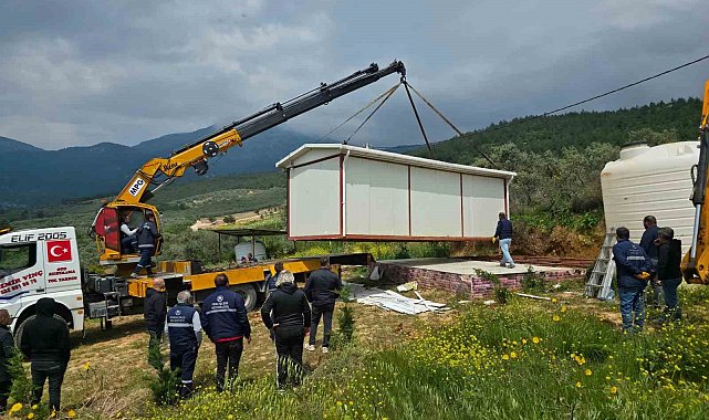 Kemalpaşa'da kaçak yapıların yıkımına başlandı