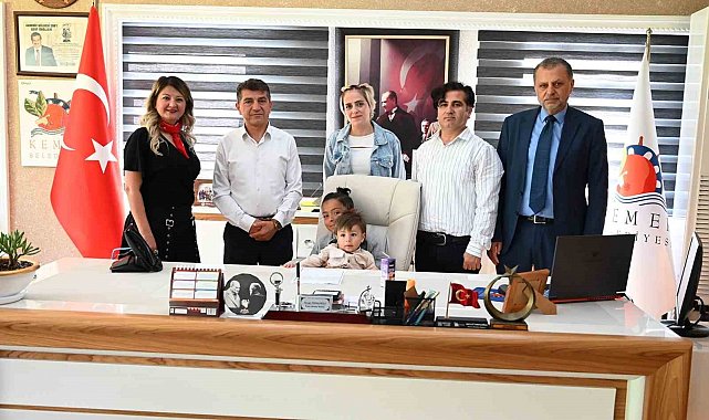 Kemer'de belediye başkan koltuğu 1 günlüğüne minik Ege'nin oldu