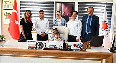 Kemer'de belediye başkan koltuğu 1 günlüğüne minik Ege'nin oldu