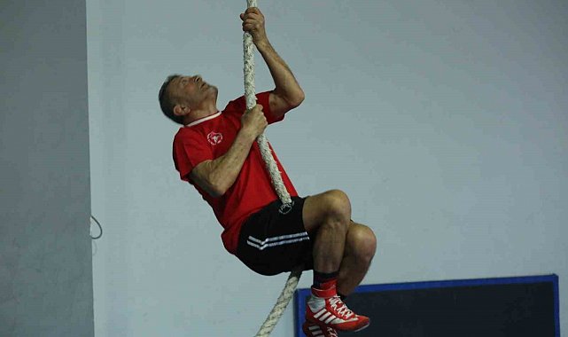 Kenan Bektaş, Yalova'da 39 yıldır gençlere spor aşılıyor