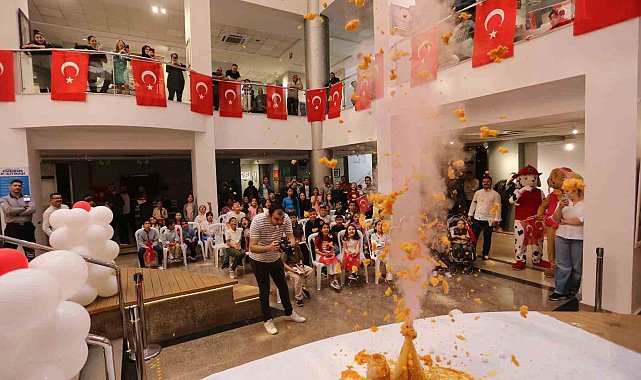 Kepez Belediyesi'nde minikler anne ve babalarının iş yerinde ağırlandı