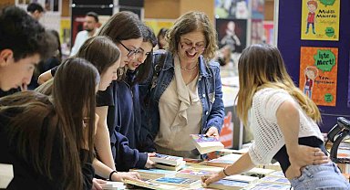 Kepez Kitap Fuarı'na kitapseverlerin ilgisi sürüyor