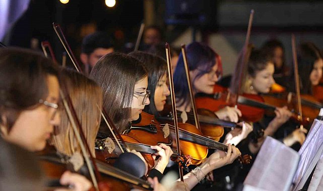 Kepez'den 23 Nisan'a özel senfonik rock konseri