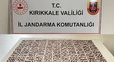 Kırıkkale'de jandarmadan uyuşturucu operasyonu: Bin 665 adet sentetik ecza hap ele geçirildi