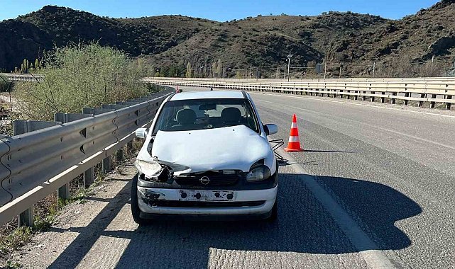 Kırıkkale'de otomobil bariyerlere çarptı: 1 yaralı