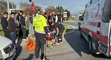 Kırmızı ışıkta geçen cip motosiklete çarptı: 1 yaralı