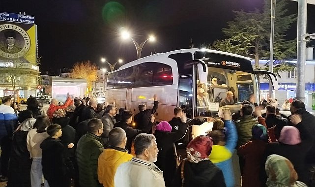 Kırşehir'de 32 kişilik umre kafilesi uğurlandı