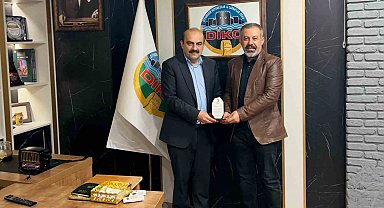 Kızılay'dan DİKO Başkanı Yüksel'e teşekkür plaketi