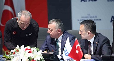 Kocaeli Valisi Aktaş: "Panikleyen 23 kişi yüksekten atlayarak yaralandı"