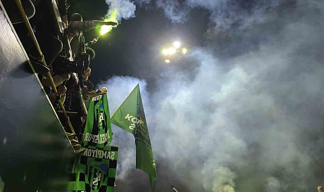 Kocaeli'de binlerce kişi şampiyonluğu hep birlikte kutladı