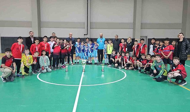 Koçarlı'da futsal müsabakasının birincisi belli oldu