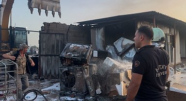 Konteyner yatakhane alevlere teslim oldu