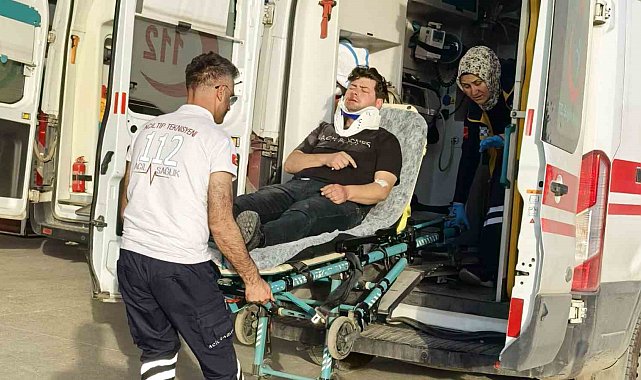 Kontrolden çıkan motosiklet önündeki otomobile çarptı