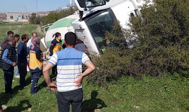 Konya'da beton mikseri devrildi: 2 yaralı