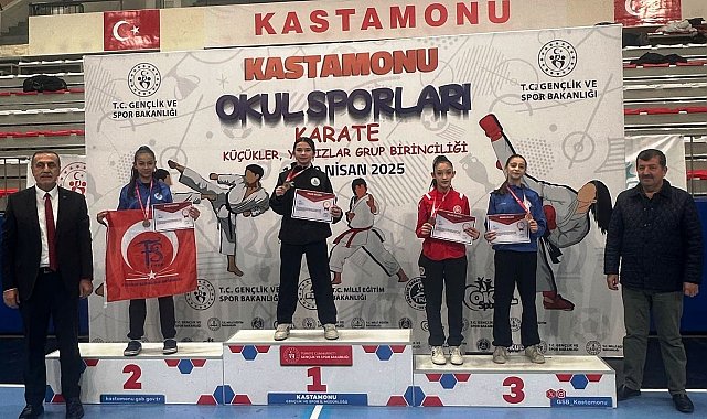 Körfezli karatecilerden 5 sporcu ile 5 şampiyonluk