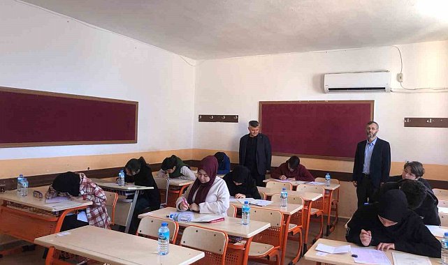 Köyceğiz'de lise ve üniversite öğrencileri umre ödüllü yarışmaya katıldı