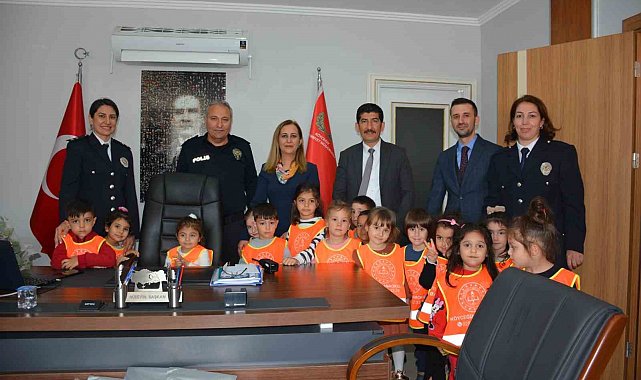 Köyceğiz'de minikler Polis Haftası'nı kutladı
