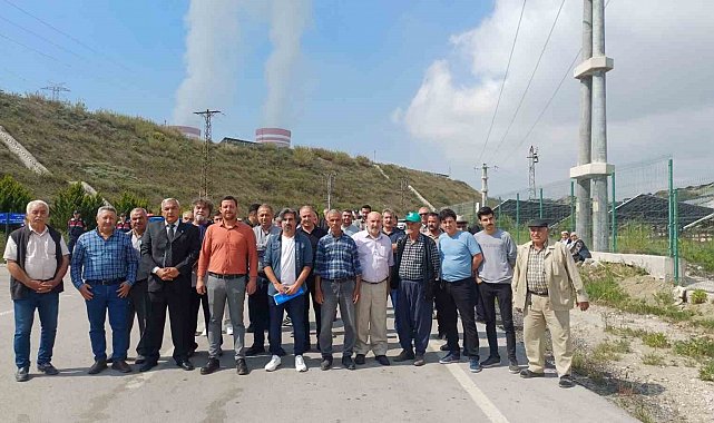 Köylüler, kül yağdıran termik santral için eylem yaptı