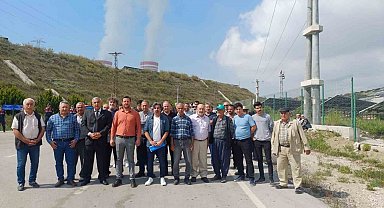 Köylüler, kül yağdıran termik santral için eylem yaptı